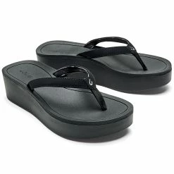 Olukai Women's Pi'o Lua Casual Sandals